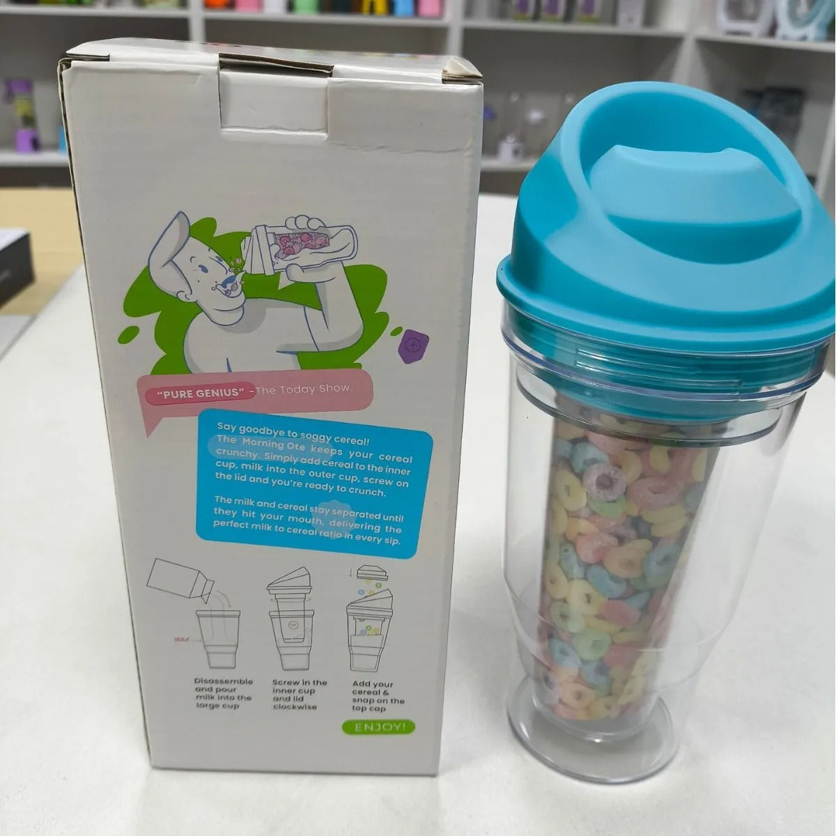 🥛 CrunchCup™ – Cereal & Milk On-The-Go, Perfectly Fresh Every Sip!