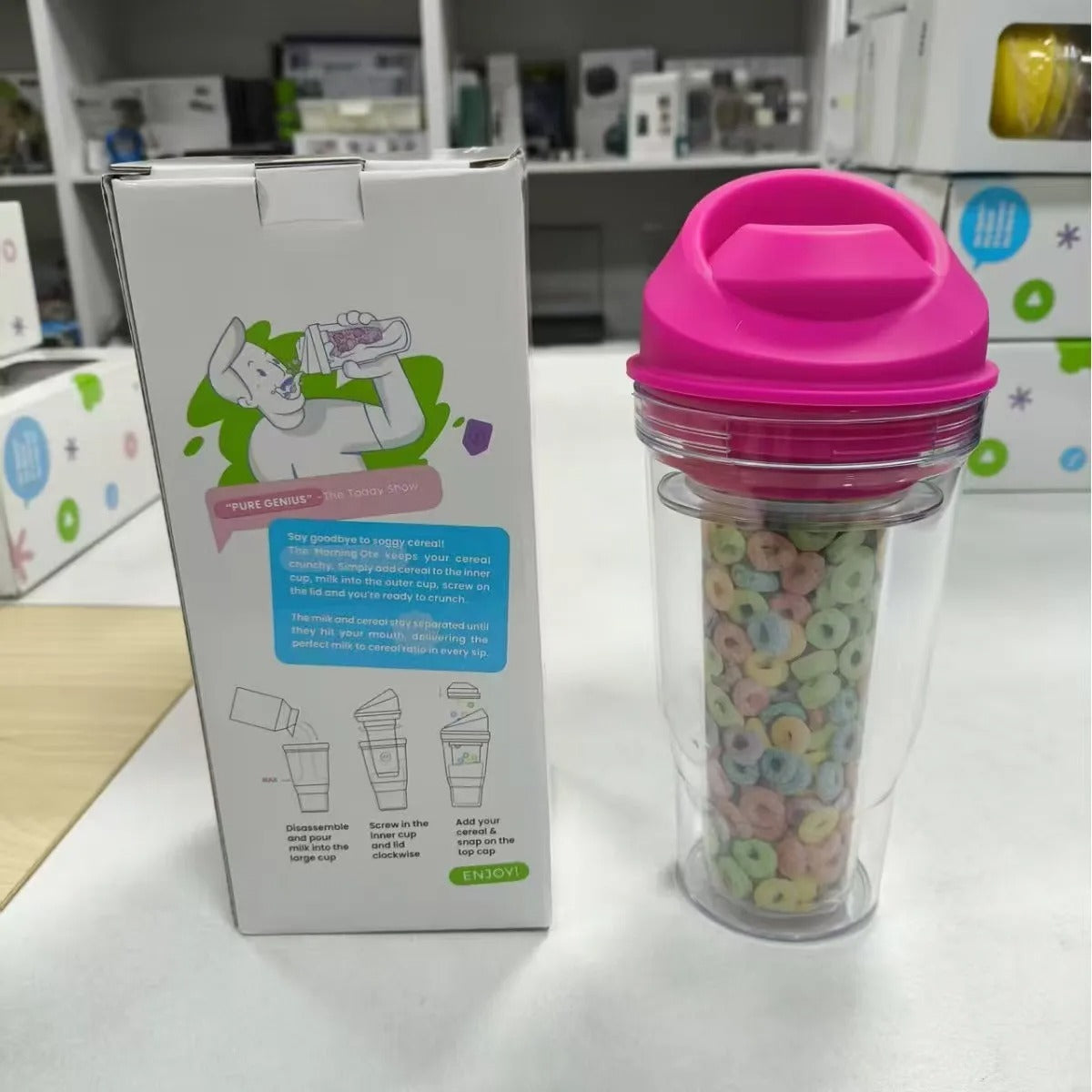 🥛 CrunchCup™ – Cereal & Milk On-The-Go, Perfectly Fresh Every Sip!